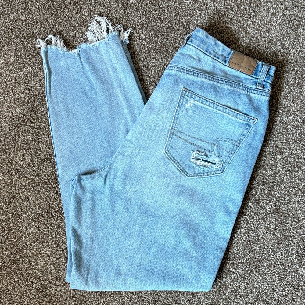 american eagle distressed curvy mom jeans